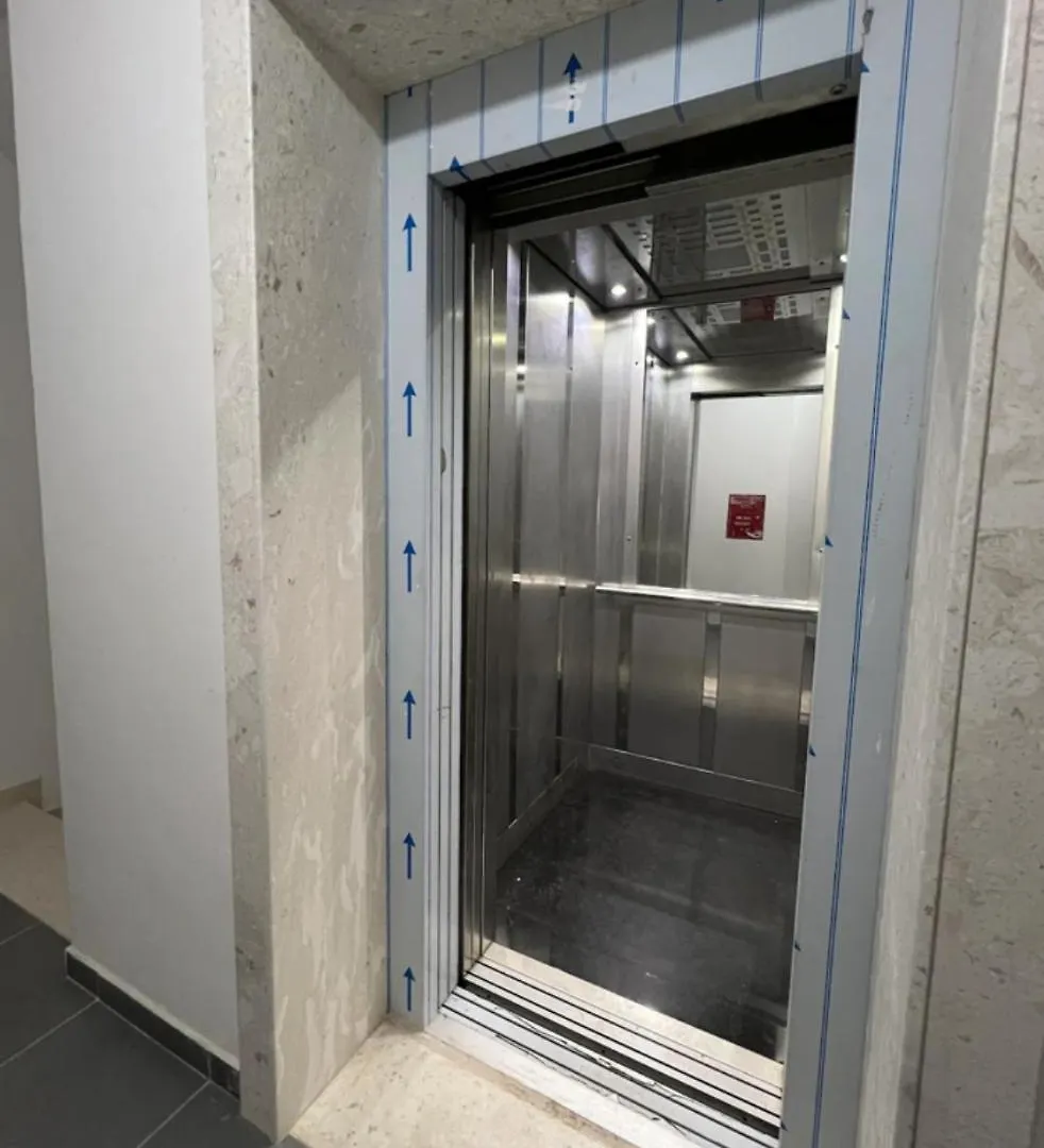 Sunrise Apartment Rruga Qeret Kavaja 0*,
